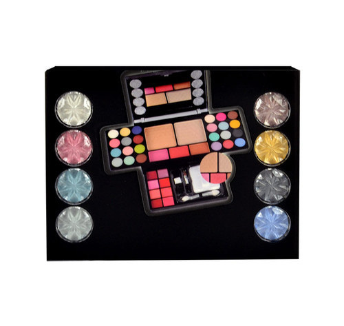 Makeup Trading Diamonds Makeup Palette 42,4gr Combo: 13,44g Eyeshadows + 4,8g Blush + 14,4g Face Powder + 3,2g Lipgloss